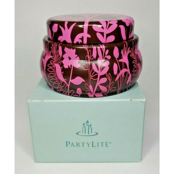 PartyLite 4 oz Orchid & Pink Peppercorn Tin Candle New In Box HTF P4E/G87197 - Picture 1 of 3